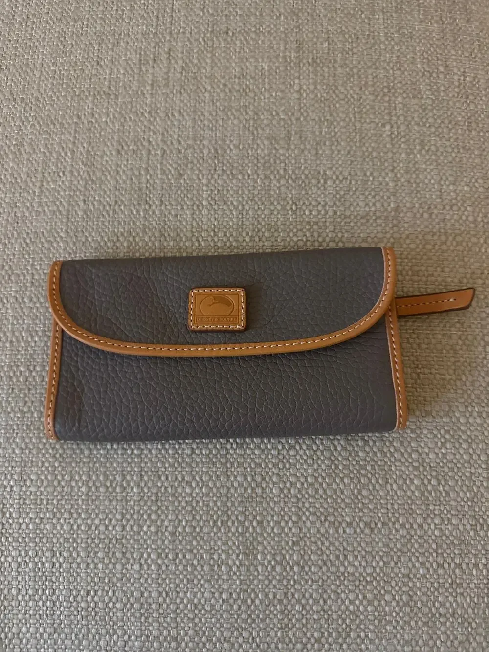 Dooney & Bourke Pebble Grain Leather Continental Clutch Wallet Taupe Grey